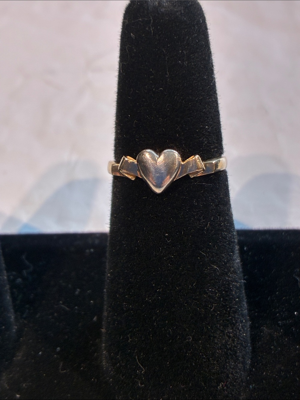 Sweet Heart-shaped 10k Yellow and White Gold Ring. Size 7. 1.71 Grams